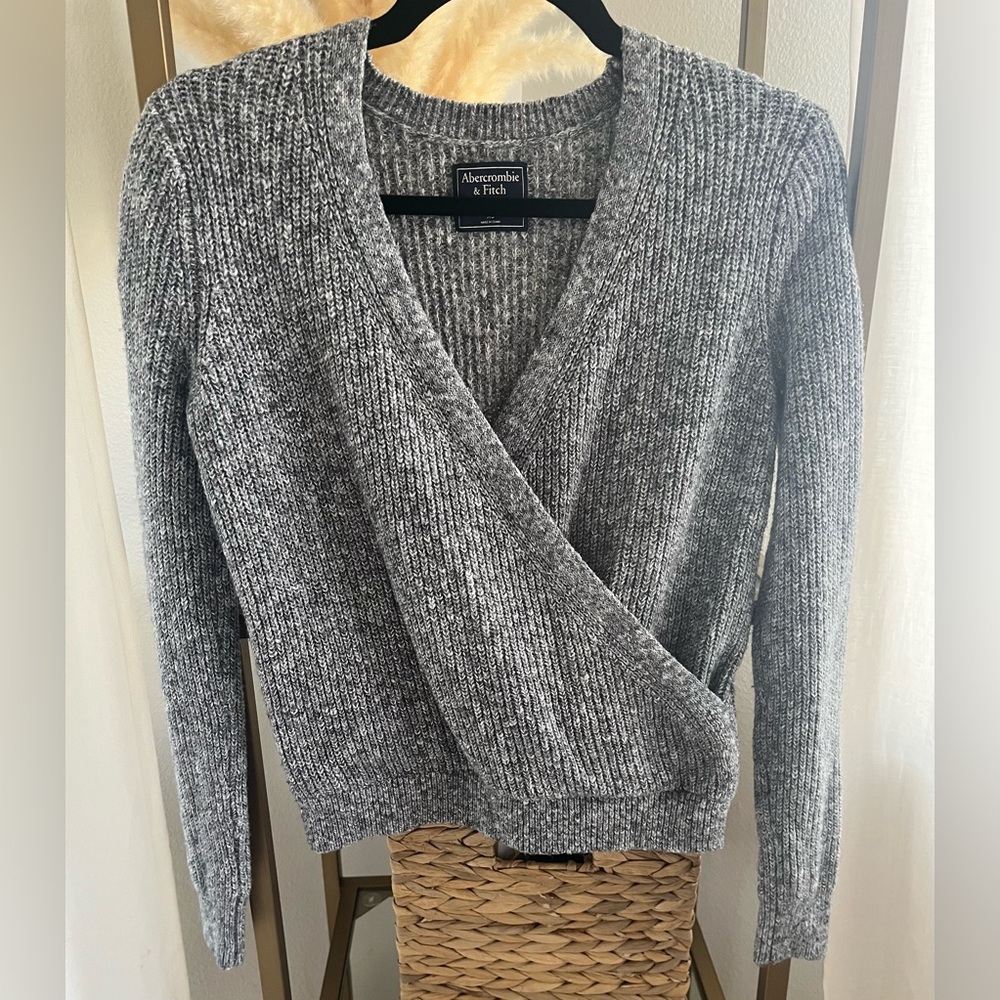 Abercrombie & Fitch Sweater